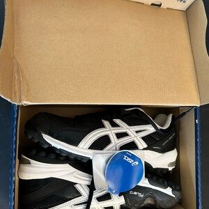 ASICS Gel-Lethal Turf Field Women’s Shoes